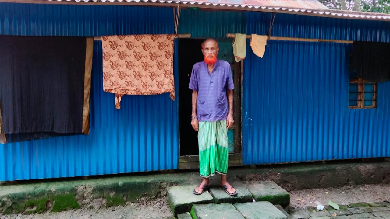‘দুই ছেলে, এক মেয়ে তবুও আমি ছাড়া আমাকে দেখার মতো কেউ নেই’