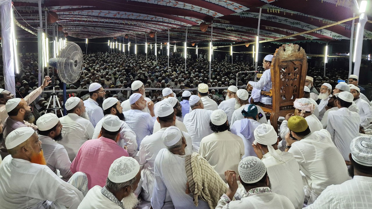 ইসলামী শিক্ষা নিয়ে যেকোনো দুরভিসন্ধি রুখে দিতে হবে : পীর চরমোনাই