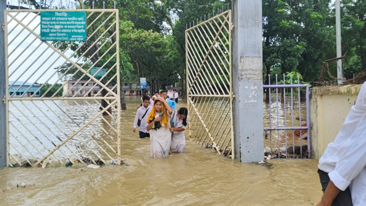 বাঘাইছড়িতে বন্যায় প্লাবিত এইচএসসি পরীক্ষার কেন্দ্র