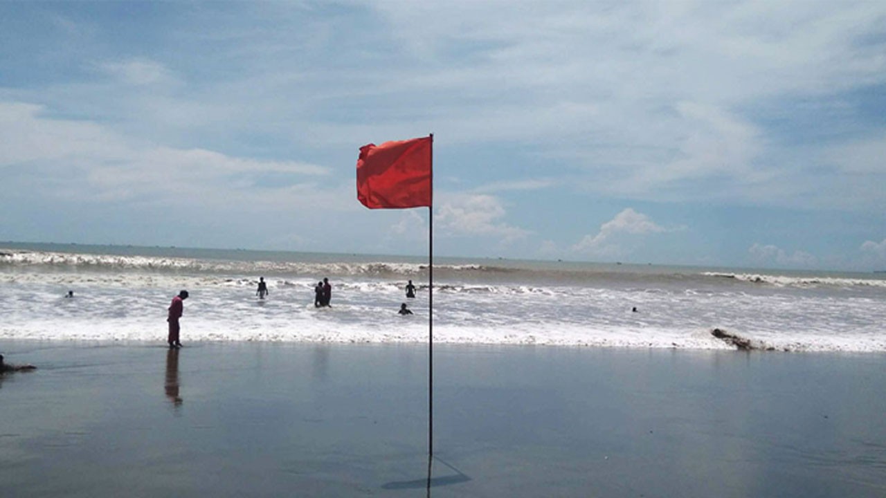 ঘূর্ণিঝড় ফিনজাল : দুপুরে আঘাত হানবে তামিলনাড়ু উপকূলে