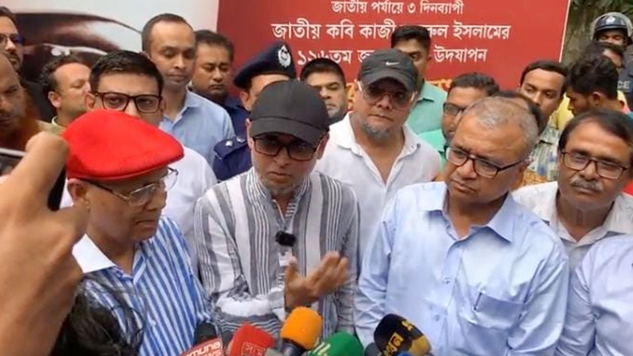জাতীয় কবির স্মৃতিচিহ্ন সংরক্ষণ শুরু করবে সরকার : উপদেষ্টা ফারুকী