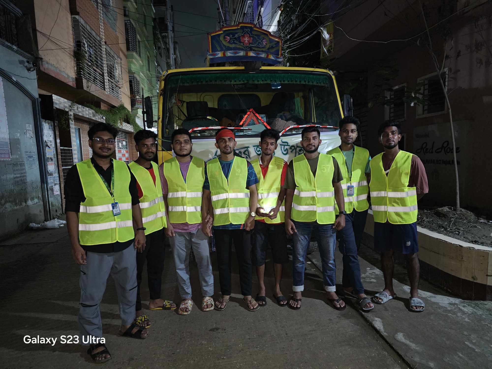 বন্যাদুর্গতদের পাশে মেহেরপুর ভাবনা