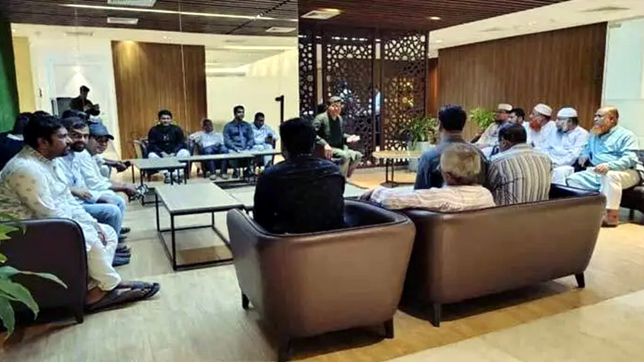 অর্থ উপদেষ্টার সঙ্গে আলোচনায় সচিবালয়ে শিক্ষকরা