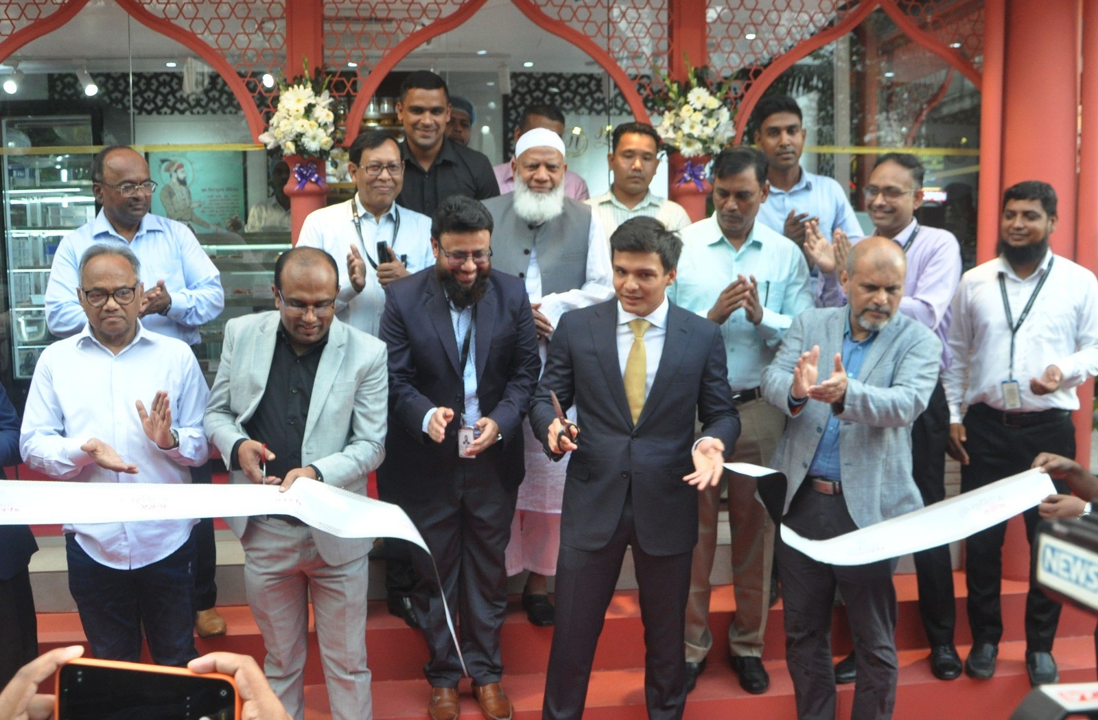 বসুন্ধরার আই ব্লকে উদ্বোধন করা হলো ‘হেরিটেজ সুইটস’ এর ২য় শাখা