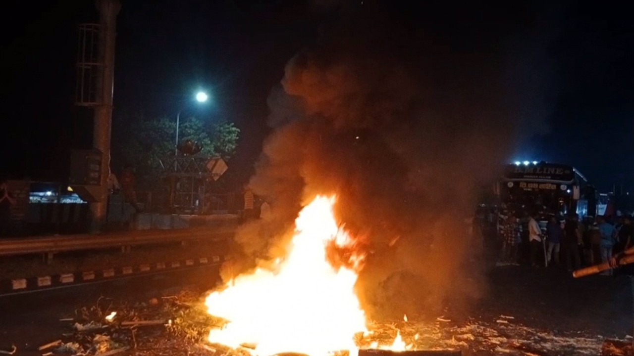 প্রার্থী তালিকায় নাম না থাকায় ঢাকা-মাওয়া এক্সপ্রেসওয়েতে বিক্ষোভ