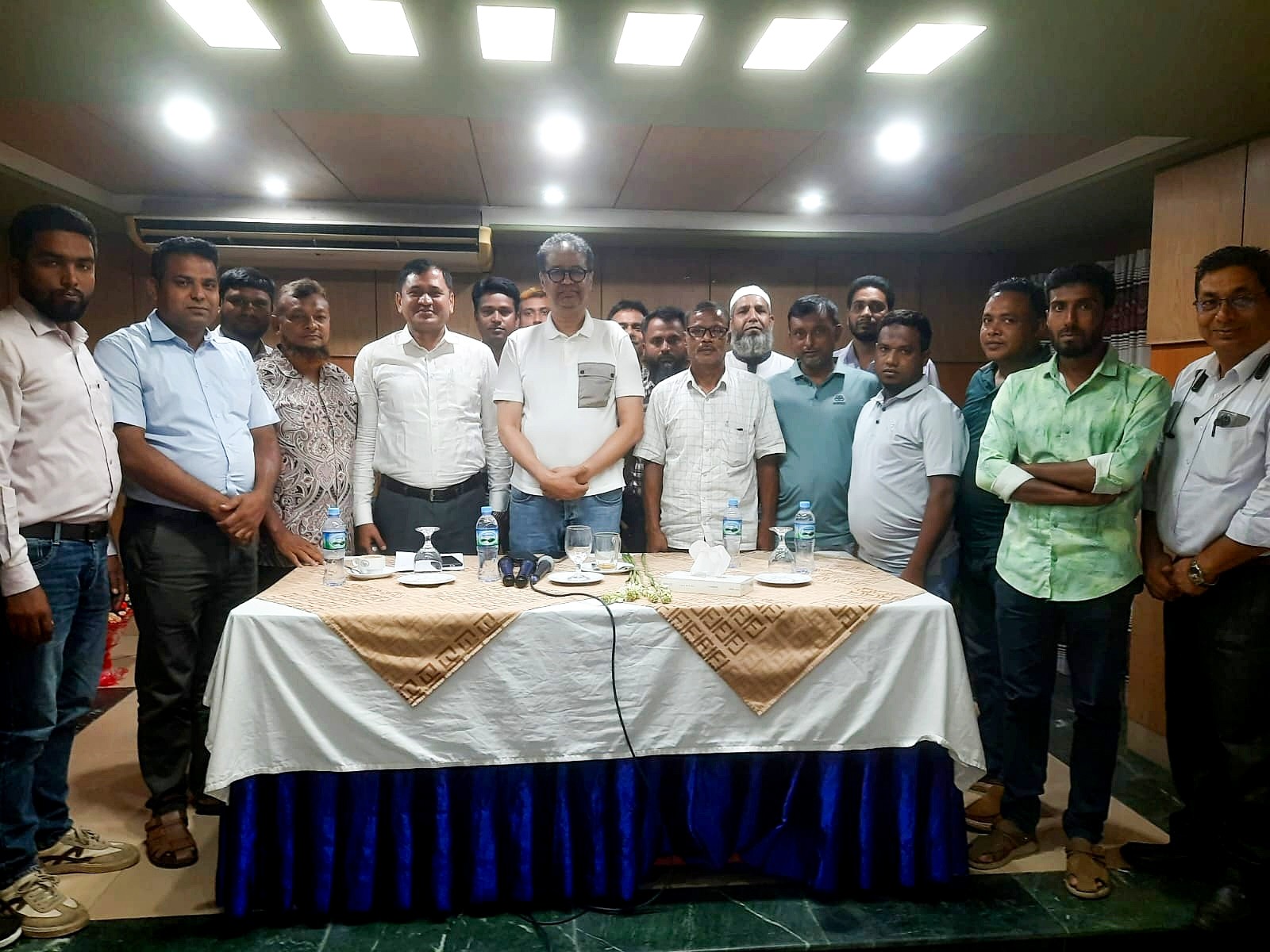 বগুড়ায় ব্যবসা সম্প্রসারণ ও শিল্পায়ন নিয়ে দেশবন্ধু গ্রুপের মতবিনিময় সভা অনুষ্ঠিত