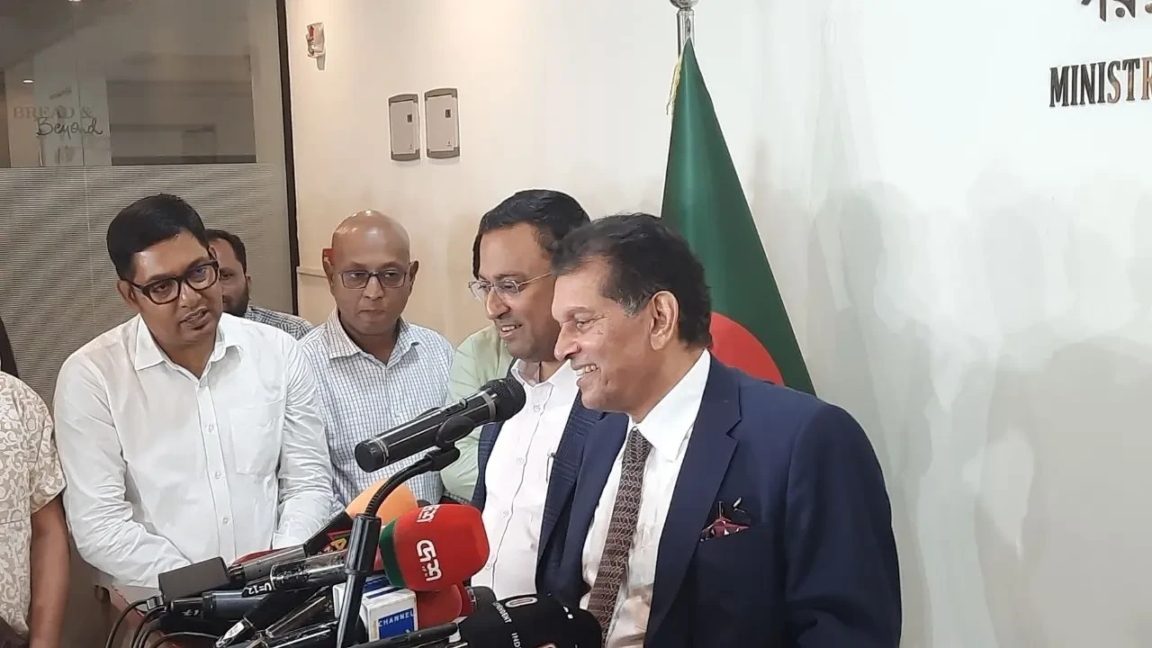 ‘সব স্তরে যুক্তরা‌ষ্ট্রের সঙ্গে সম্পর্ক রাখছি, সম্পর্ক এ‌গি‌য়ে যা‌চ্ছে’