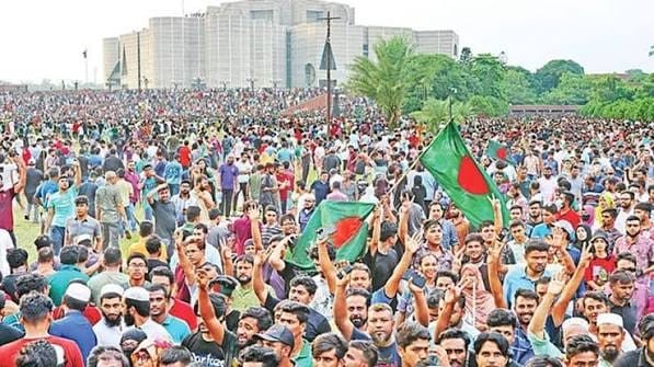 দুর্নীতির পুরোনো জালে আটকে গেল জুলাইয়ের স্বপ্ন